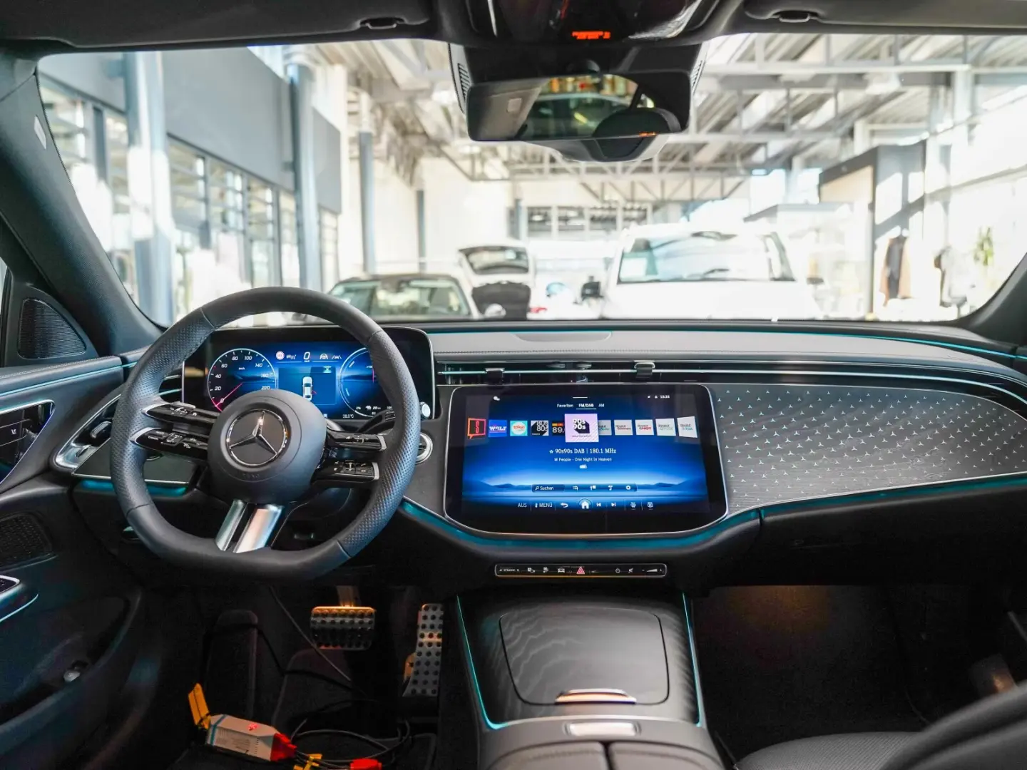 Mercedes-Benz E 300 de AMG Line Night Leder 20