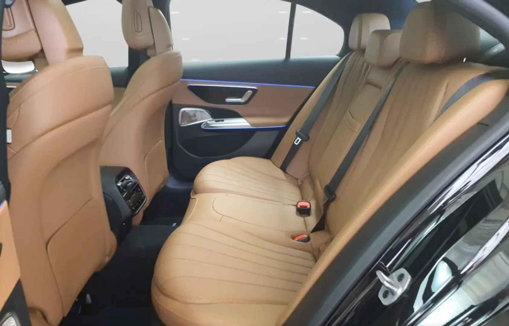 Mercedes-Benz E 300 de AMG Prem  PANO DISTR 360