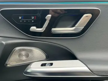 Mercedes-Benz E 300 de 4M ExclusivePrem  20AMG Pano