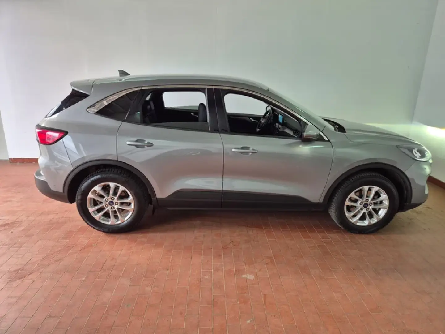 Ford Kuga 2,5 Duratec FHEV AWD