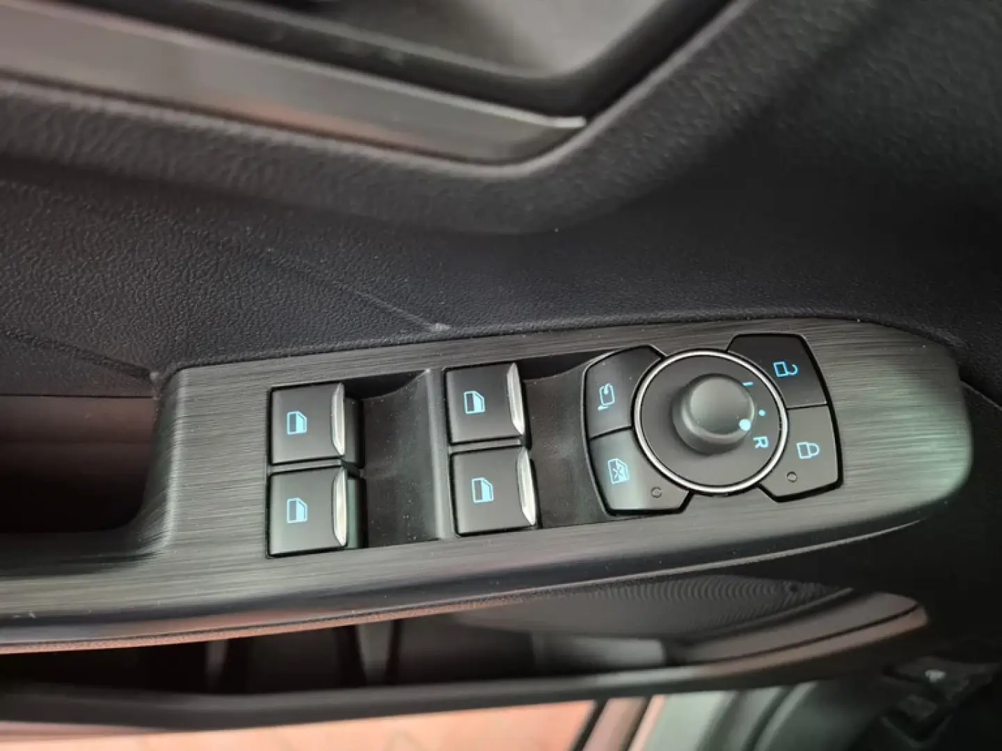 Ford Kuga 2,5 Duratec FHEV AWD