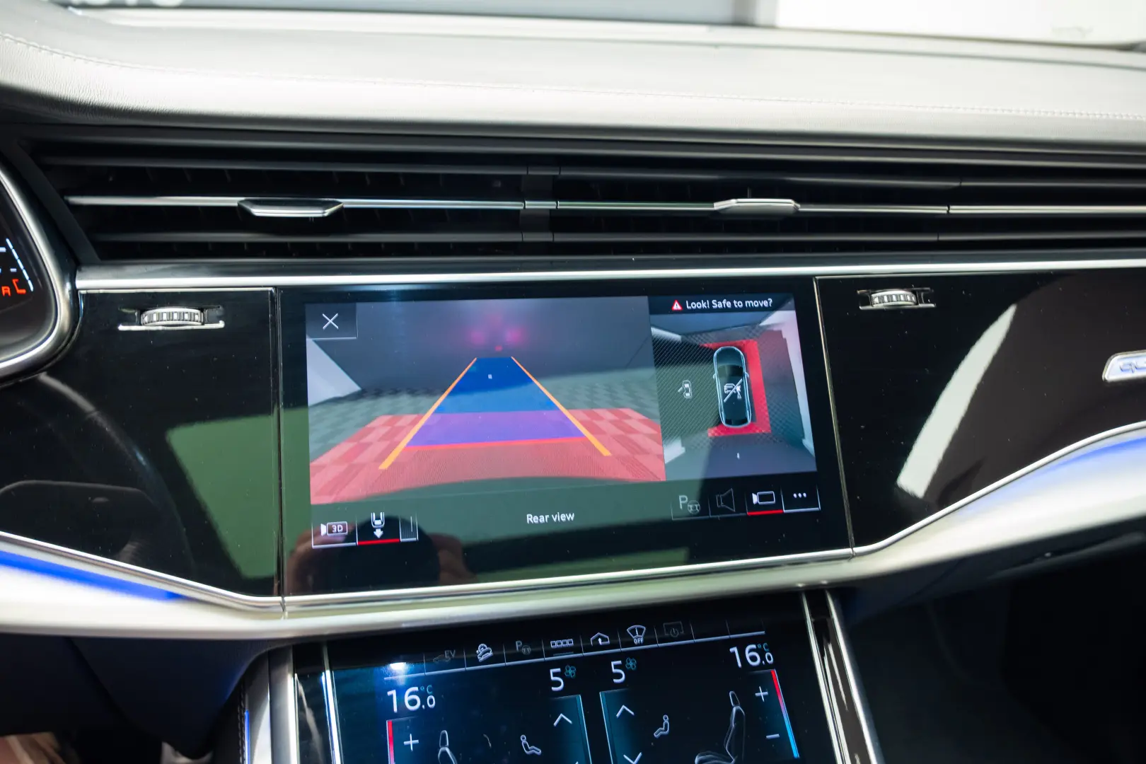 AUDI Q8 55 TFSI e Quattro - Plug in Hybrid