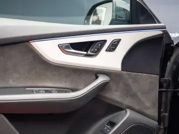 AUDI Q8 55 TFSI e Quattro - Plug in Hybrid