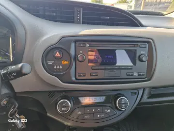 Toyota Yaris 1.5 VVT-i HSD Terra