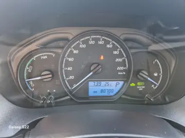 Toyota Yaris 1.5 VVT-i HSD Terra