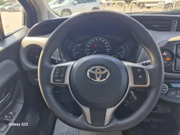Toyota Yaris 1.5 VVT-i HSD Terra