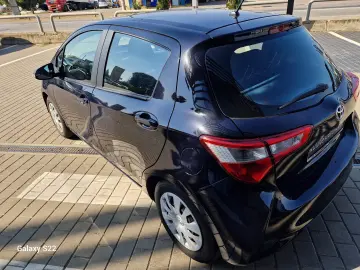 Toyota Yaris 1.5 VVT-i HSD Terra