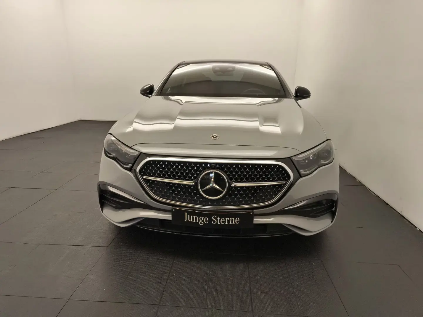 E 400 e 4M AMG Night Pano FahrassiPlus AHK Leder