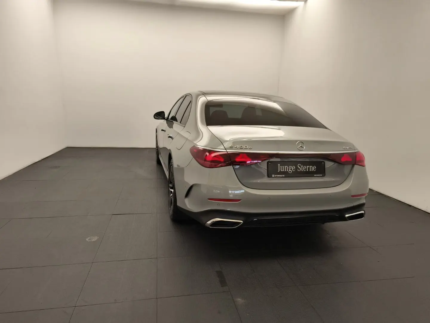 E 400 e 4M AMG Night Pano FahrassiPlus AHK Leder