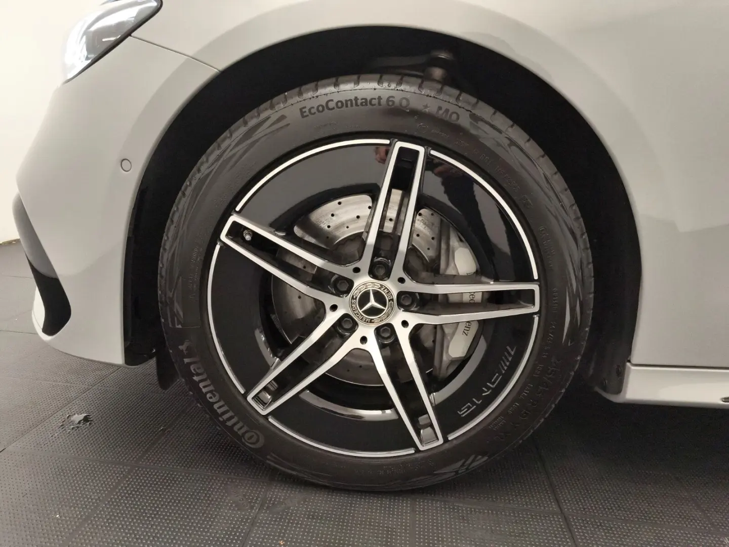 E 400 e 4M AMG Night Pano FahrassiPlus AHK Leder