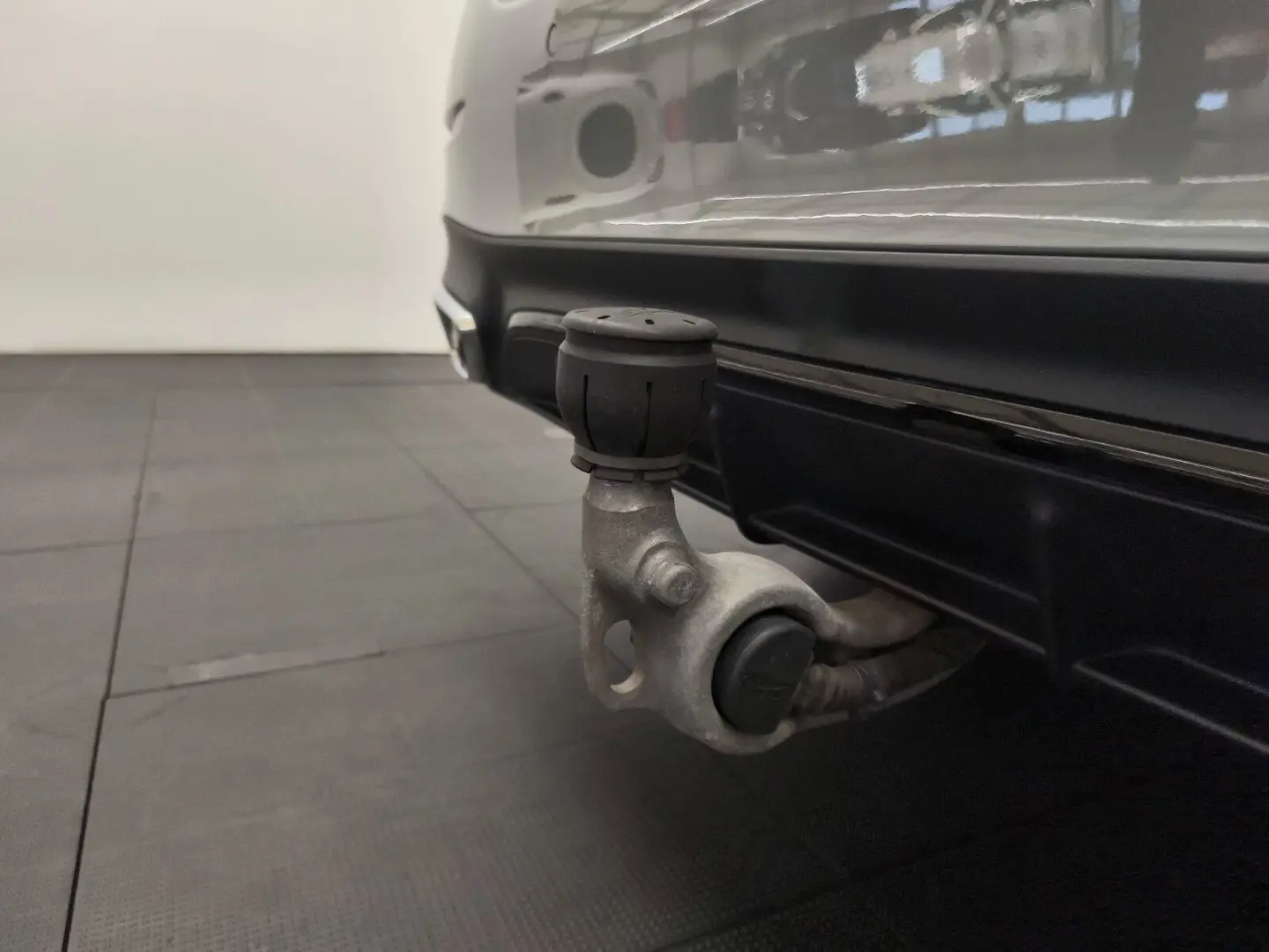 E 400 e 4M AMG Night Pano FahrassiPlus AHK Leder