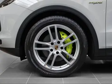 Porsche Cayenne E-Hybrid Luft; Pano; BOSE;