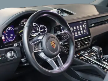 Porsche Cayenne E-Hybrid Luft; Pano; BOSE;