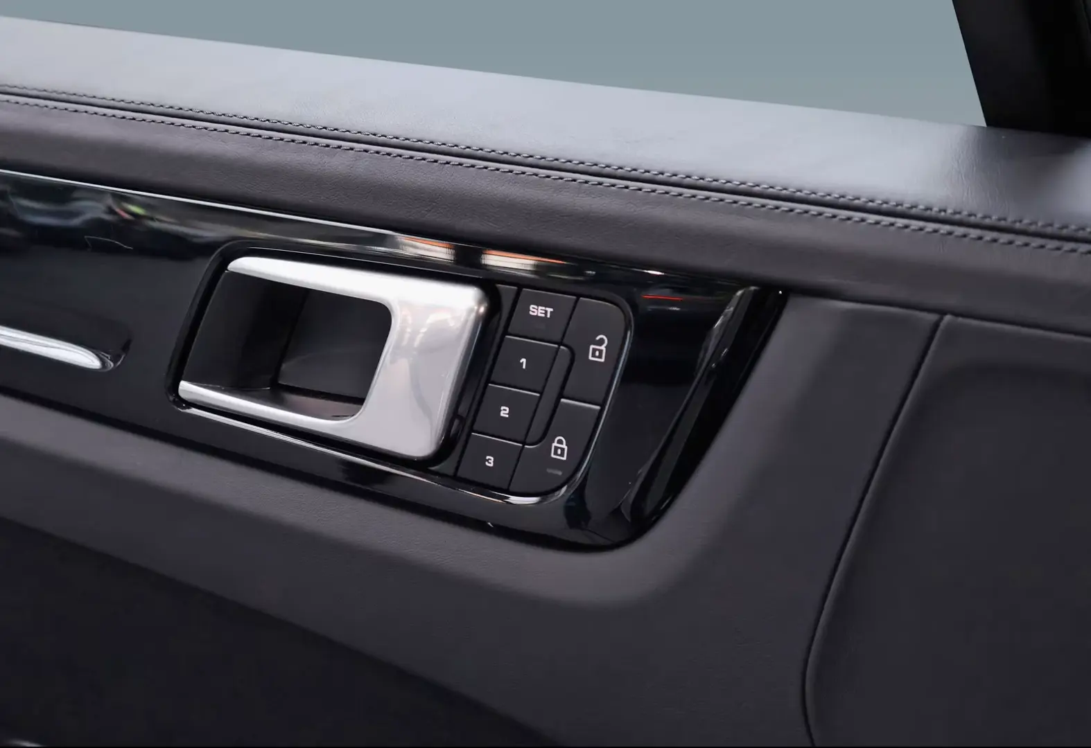Porsche Cayenne E-Hybrid Luft; Pano; BOSE;