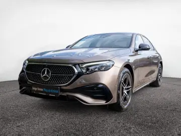 E 300 de AMG-Sport LED Cam Pano Night Distr Totw