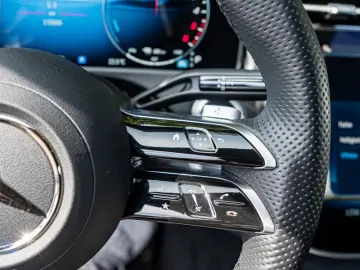 E 300 de AMG-Sport/LED/Cam/Pano/Night/Distr/Totw
