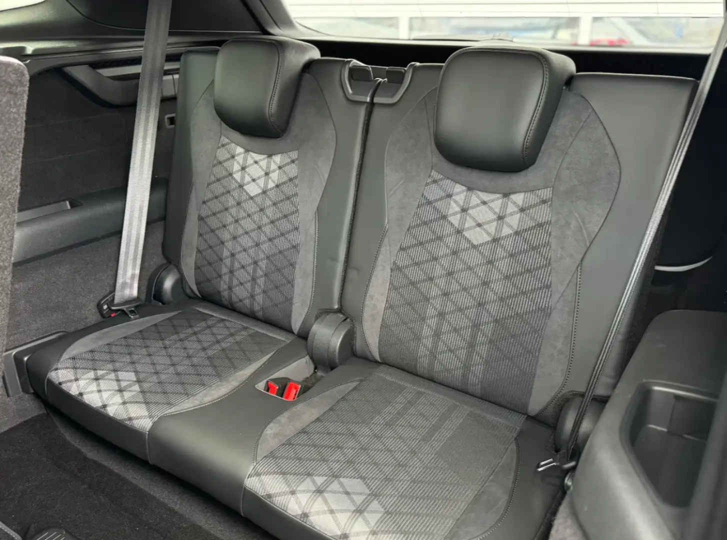Volkswagen TAYRON 2.0TDI 4MOTION R LINE 7-SITZE STANDHEIZ