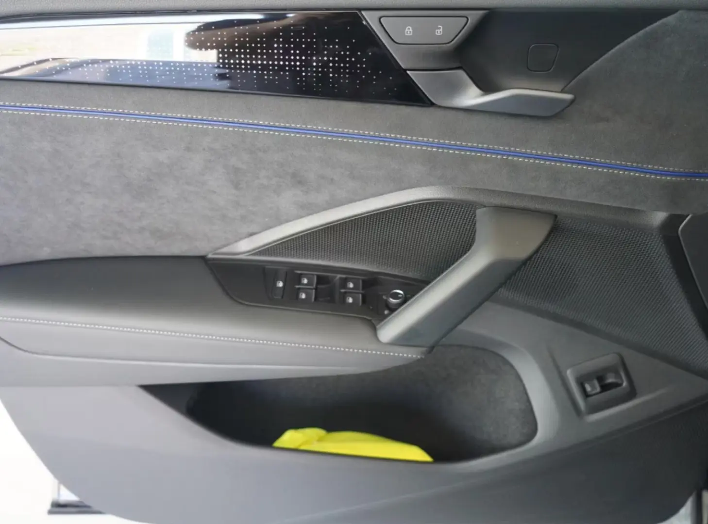 Volkswagen Tayron R-Line 2.0 TSI 4M DSG KAMER AHK DCC HUD