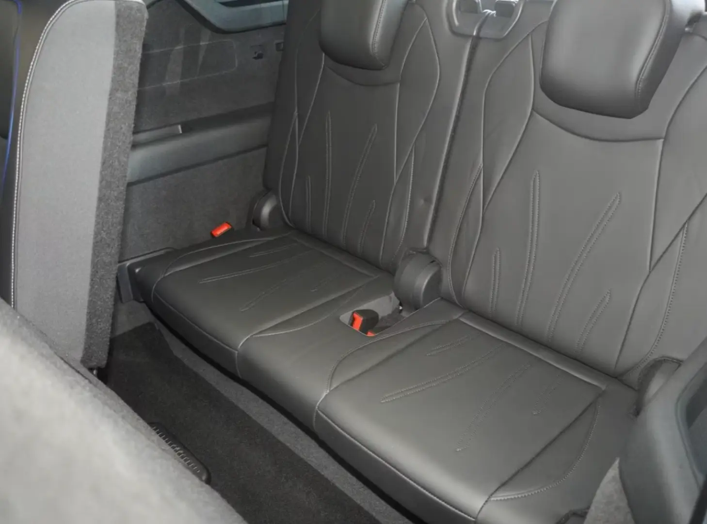 Volkswagen Tayron R-Line 2.0 TSI 4M DSG KAMER AHK DCC HUD