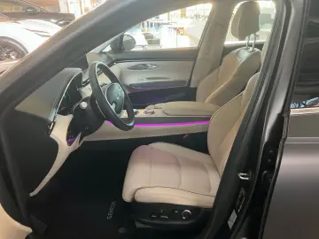 GV70 Luxury 4WD LED LEDER KAMERA PDC NAVI ALU