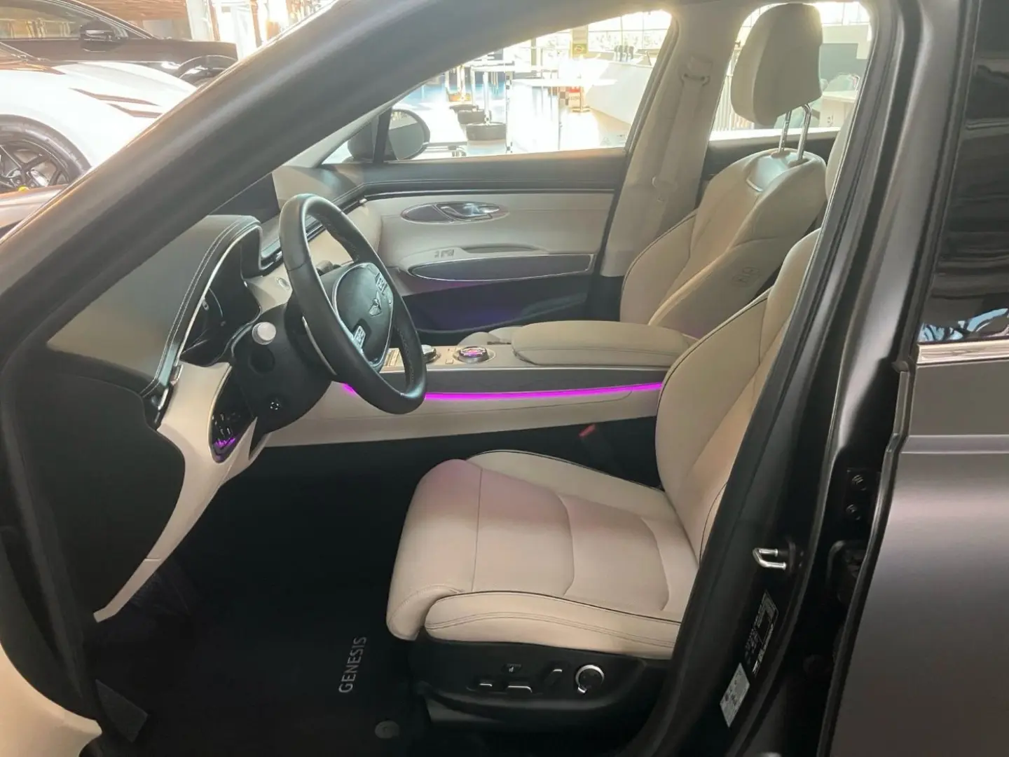 GV70 Luxury 4WD LED LEDER KAMERA PDC NAVI ALU