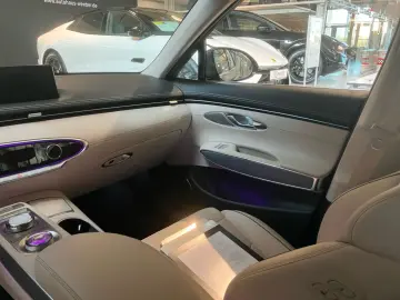 GV70 Luxury 4WD LED LEDER KAMERA PDC NAVI ALU