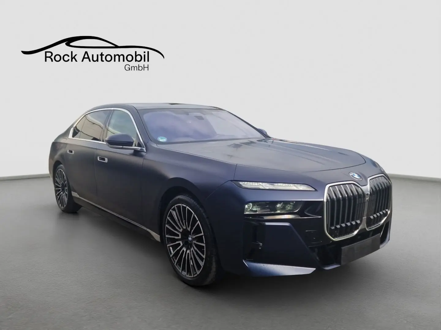 740 d xDrive M Sport B&W NP 189t € *Regierungsfa