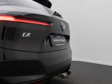 iX xD40 SkyLounge H/K 360° Laser ACC DAB 22Zoll