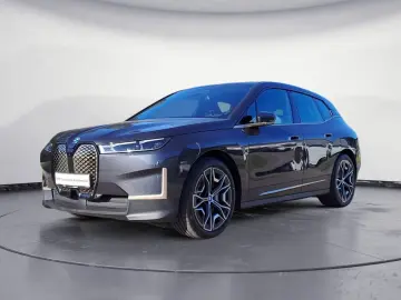 iX xDrive40