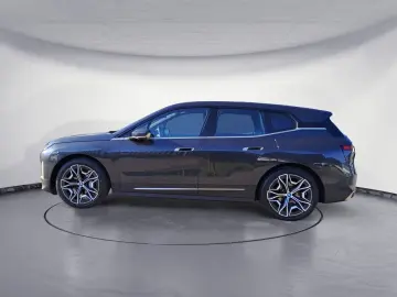 iX xDrive40