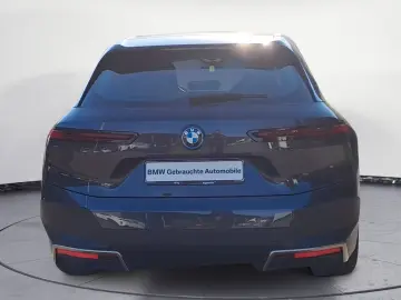 iX xDrive40