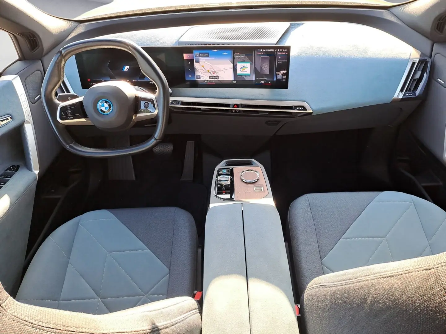 iX xDrive40
