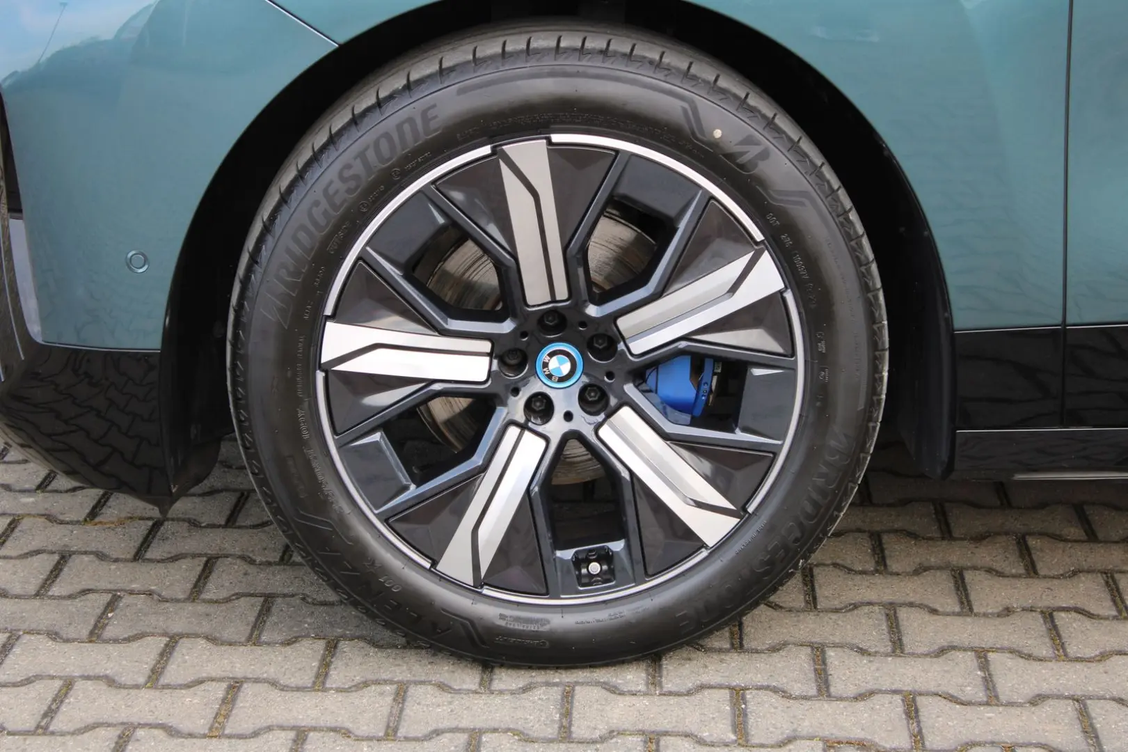 iX xDrive40 Sportpaket Head-Up HK HiFi DAB LED