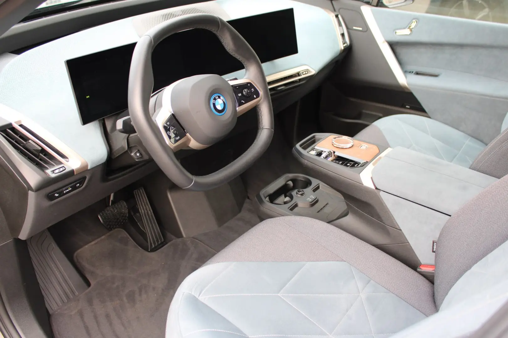 iX xDrive40 Sportpaket Head-Up HK HiFi DAB LED