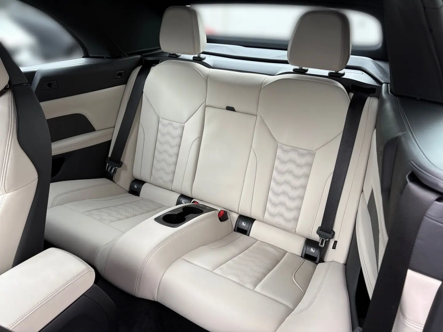 M4 Competition Cabrio mit M xDrive Laser DA Prof