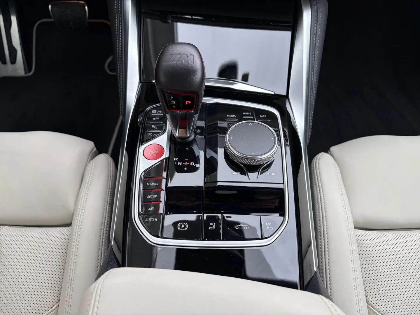 M4 Competition Cabrio mit M xDrive Laser DA Prof