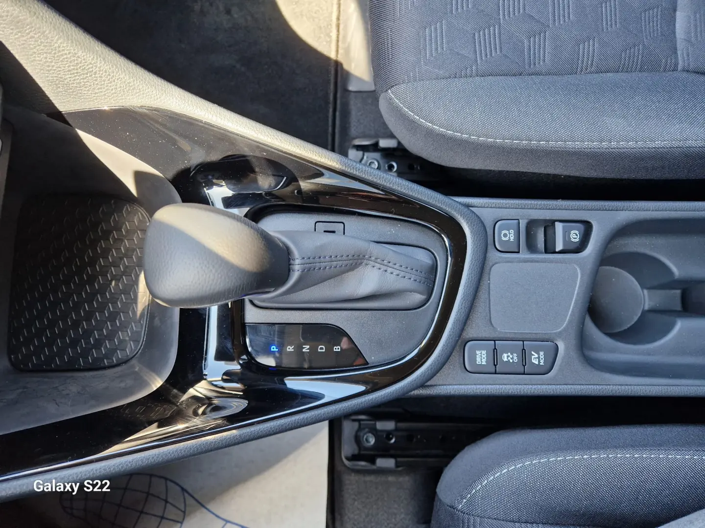Toyota Yaris 1.5 116 CP HEV Business