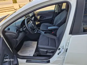 Toyota Yaris 1.5 116 CP HEV Business