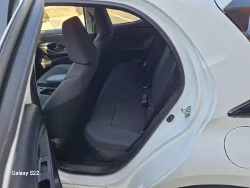 Toyota Yaris 1.5 116 CP HEV Business