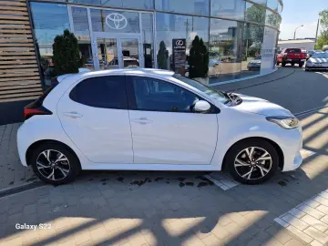 Toyota Yaris 1.5 116 CP HEV Business