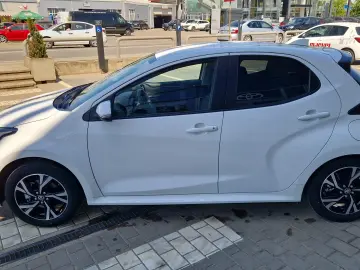 Toyota Yaris 1.5 116 CP HEV Business