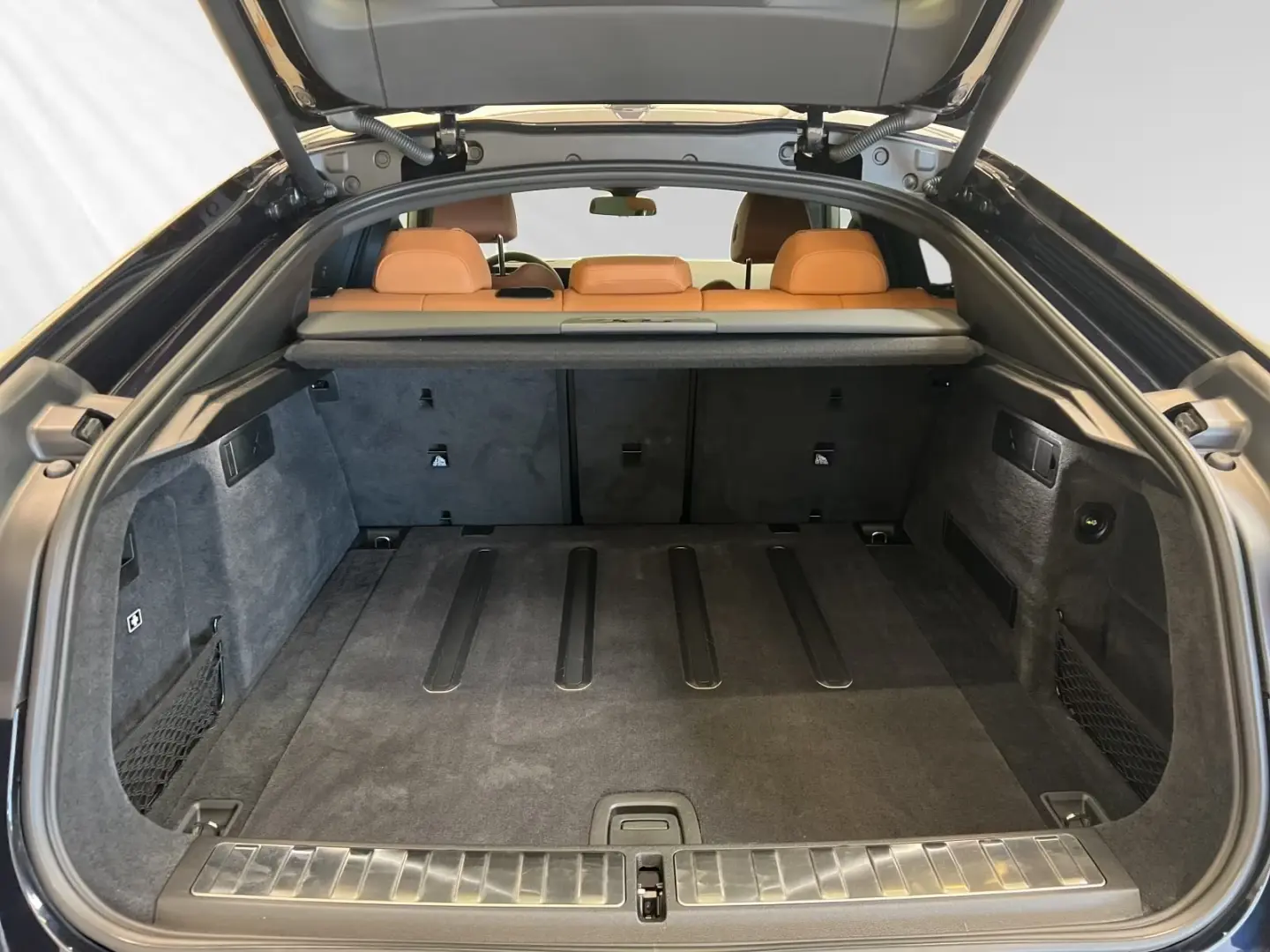 BMW X6 xDrive40i M Sport|AHK|Pano|Standhz