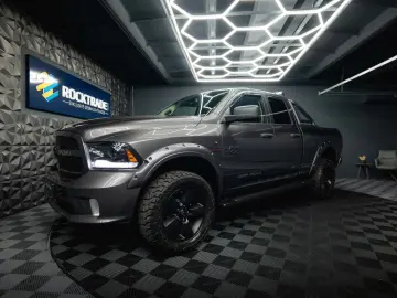 RAM 5.7 V8 HEMI 4x4 OFFROAD Night LONGBED 19%