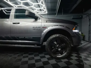 RAM 5.7 V8 HEMI 4x4 OFFROAD Night LONGBED 19%