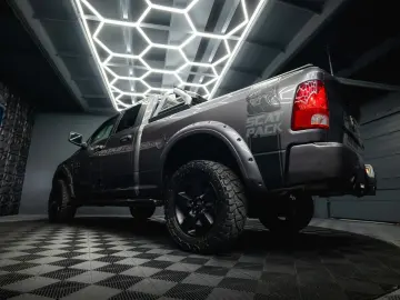 RAM 5.7 V8 HEMI 4x4 OFFROAD Night LONGBED 19%