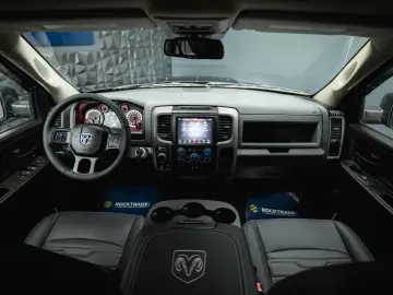 RAM 5.7 V8 HEMI 4x4 OFFROAD Night LONGBED 19%