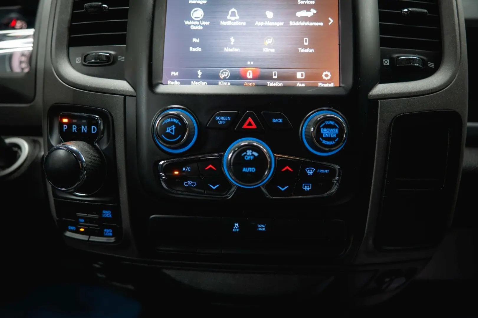 RAM 5.7 V8 HEMI 4x4 OFFROAD Night LONGBED 19%