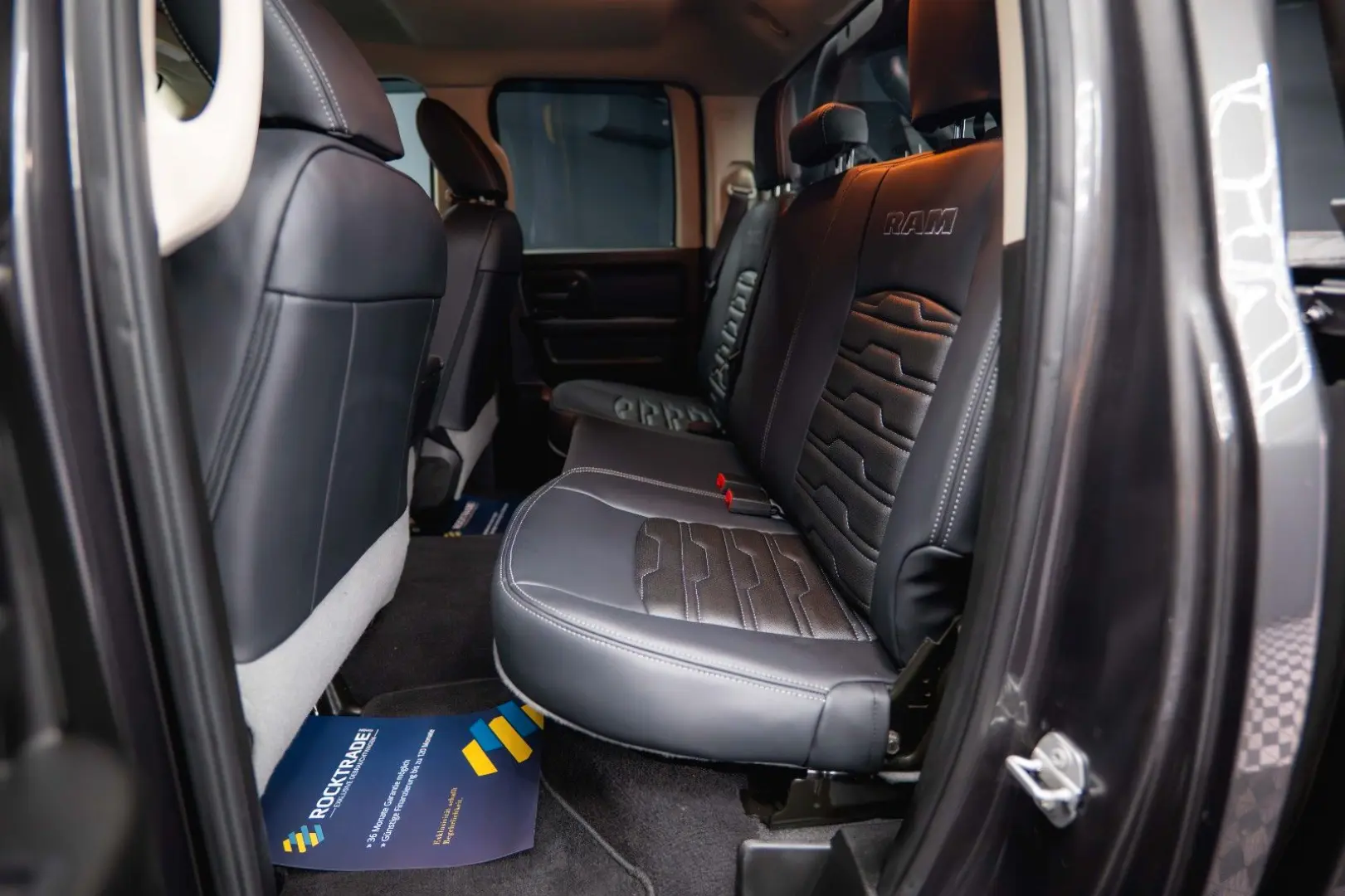RAM 5.7 V8 HEMI 4x4 OFFROAD Night LONGBED 19%