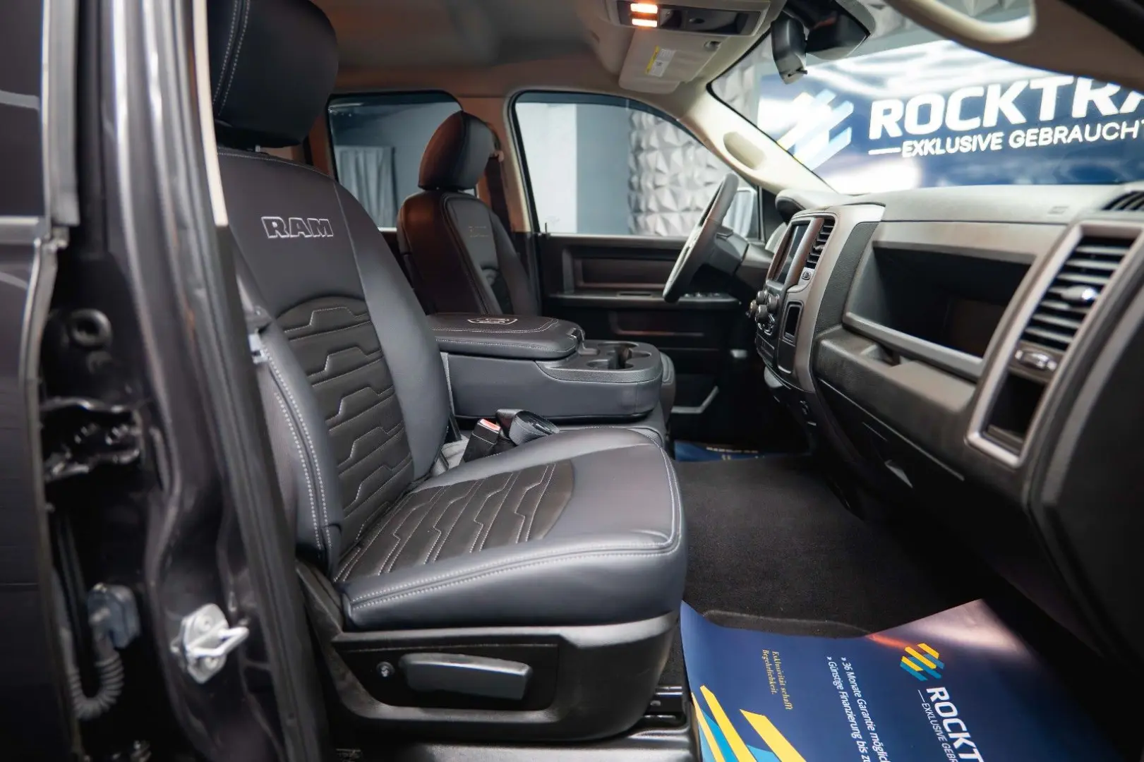 RAM 5.7 V8 HEMI 4x4 OFFROAD Night LONGBED 19%