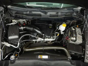 RAM 5.7 V8 HEMI 4x4 OFFROAD Night LONGBED 19%
